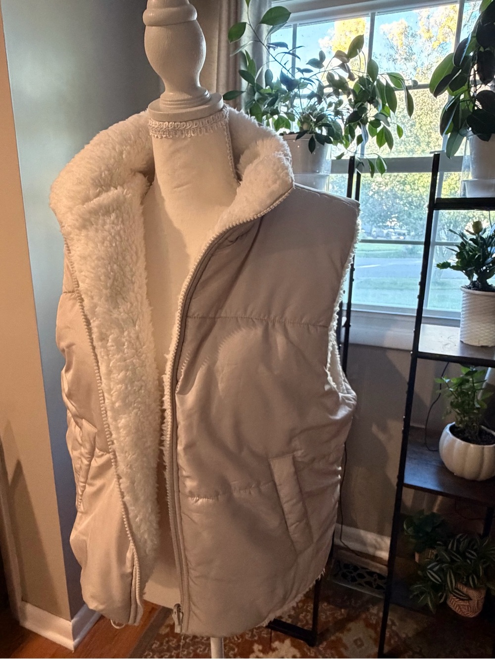NWOT! Madden Girl Reversible Sherpa Puffer Vest - Size XL